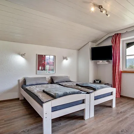 Braun Apartment Bolsterlang