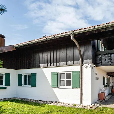 Braun Apartment Bolsterlang